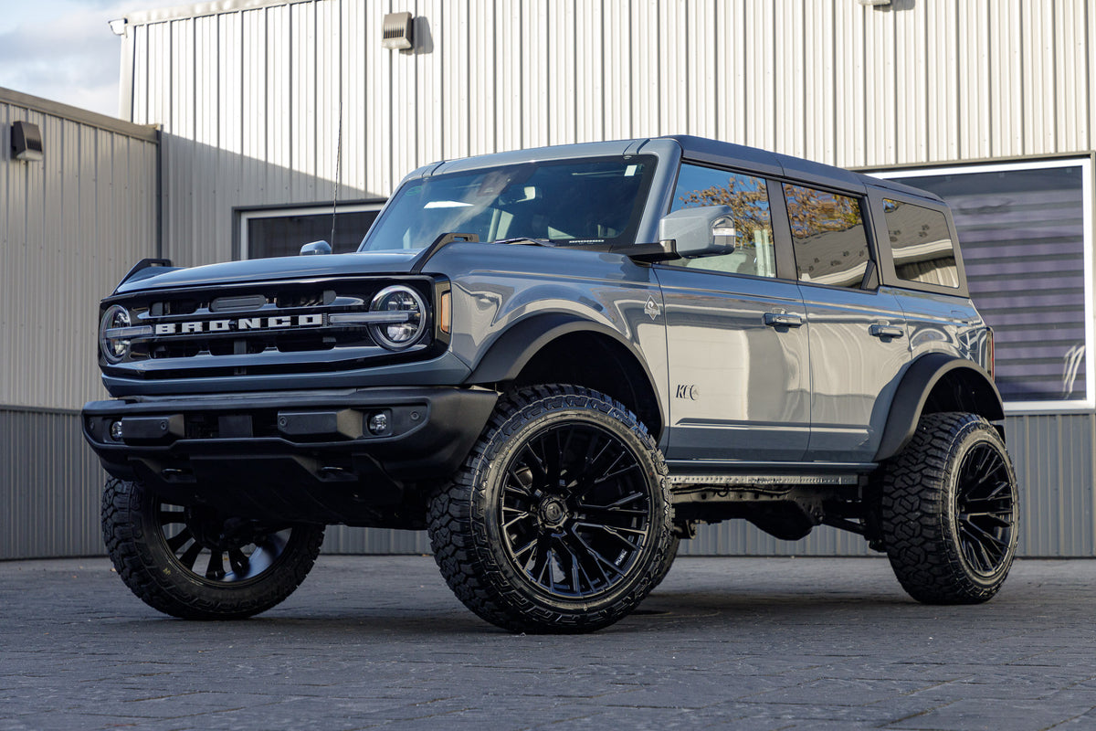 2023 Ford Bronco Outer Banks with a 2.5" Rough Country lift kit, 22x12 Fuel Rebar wheels, and 35" Fury Country Hunter R/T tires.