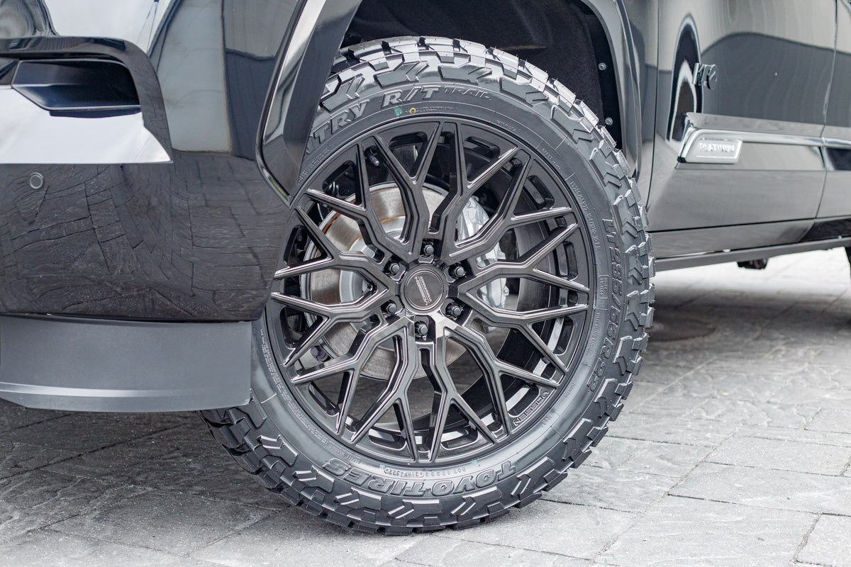 2025 Toyota Sequoia SR5 #SX061800