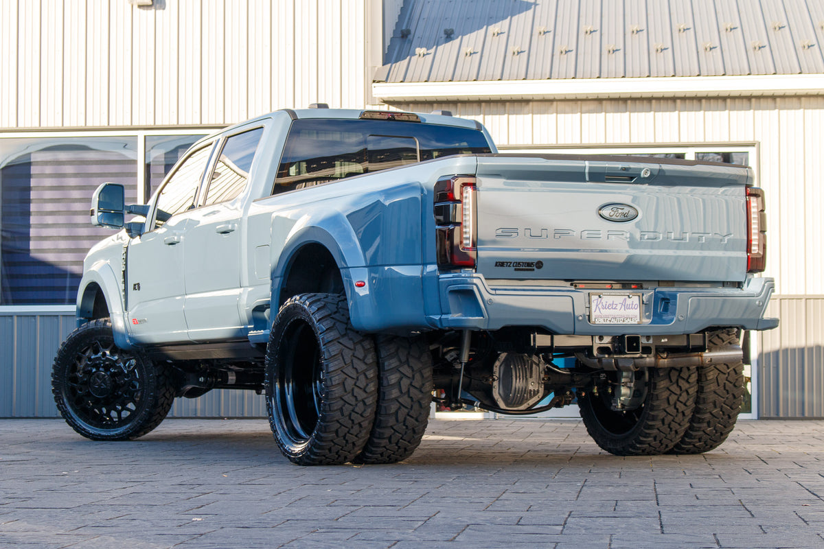 2023 Ford F-450 Lariat #PED52889