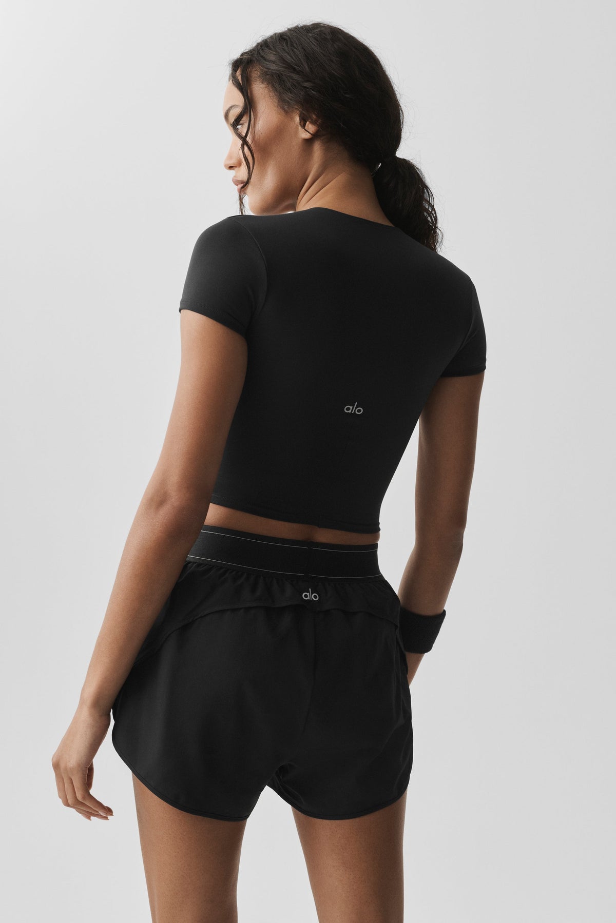 ALO Softsculpt Precision Short Sleeve Top - Black