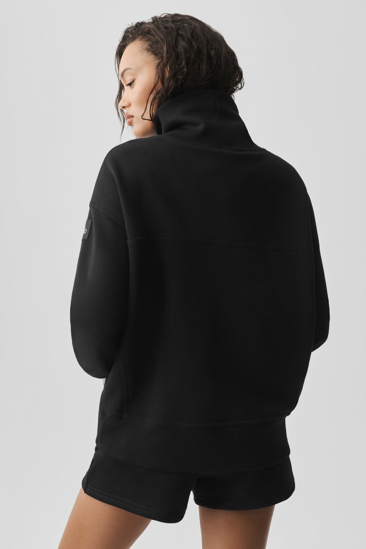 Hazy Mock Neck Pullover - Black