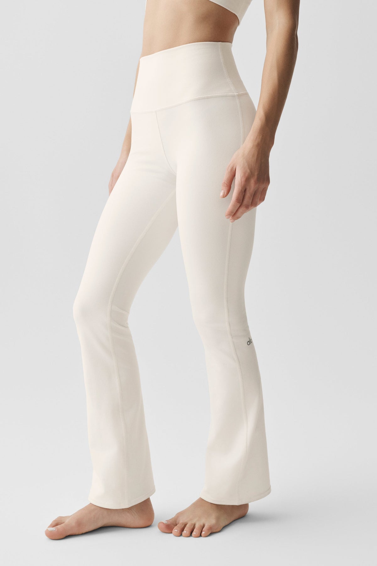 Airbrush High-Waist Bootcut Legging (Short) - Ivory