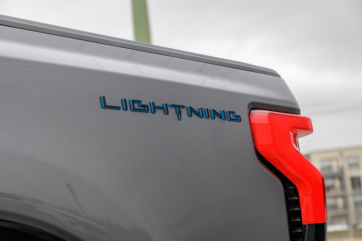 2022 Ford F-150 Lightning Pro #NWG04561