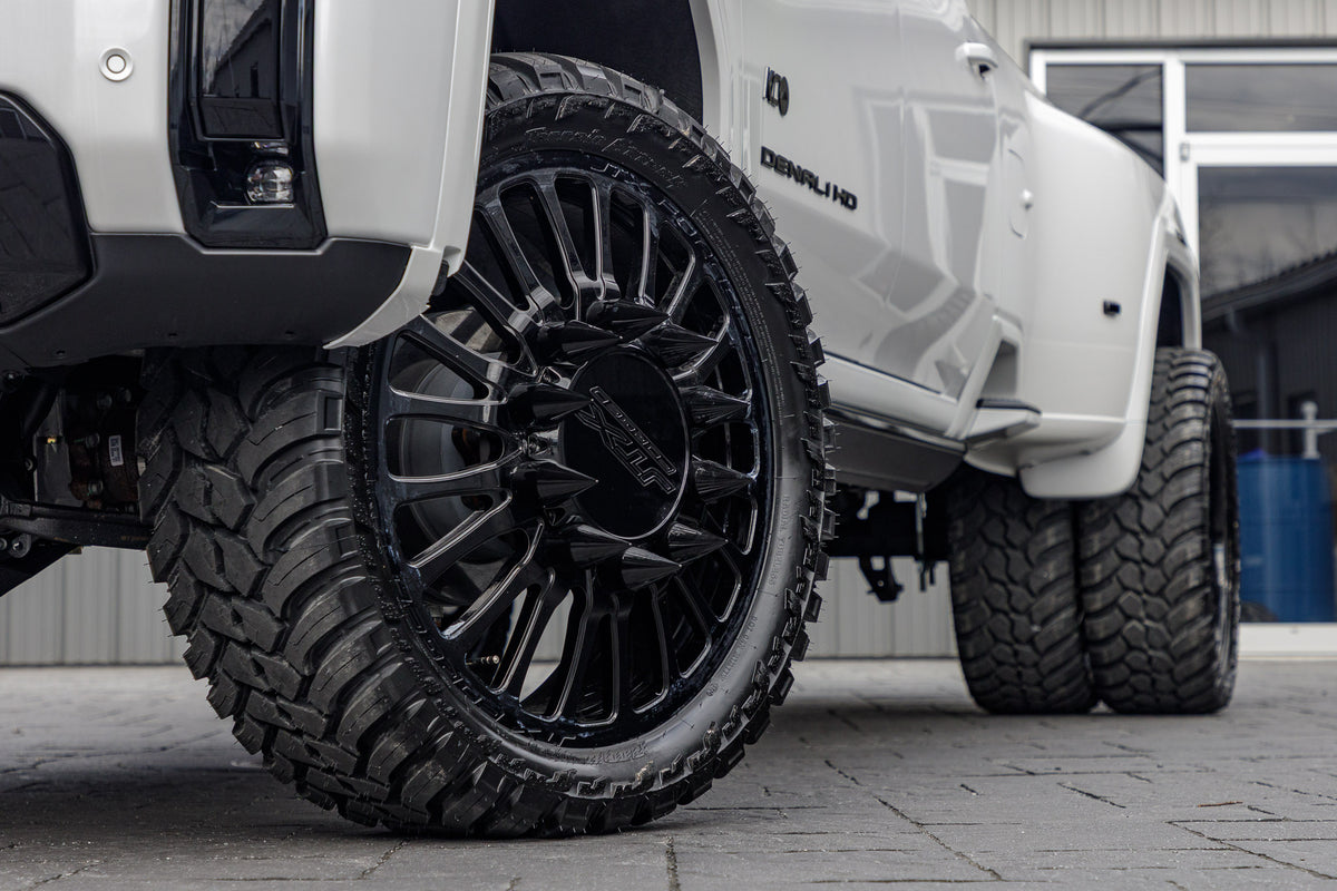 2025 GMC Sierra 3500 HD Denali Ultimate #SF136652