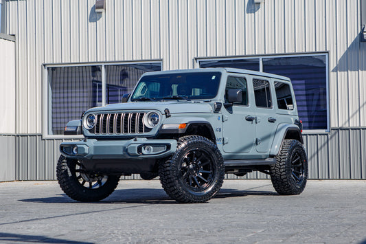 2025 Jeep Wrangler Sahara 4XE with a 2.5" Rough Country lift kit, 20x10 Fuel Circuit wheels, and 35" Avix Trailtek R/T tires.