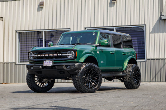 2025 Ford Bronco Outer Banks with a 3.5" Rough Country lift kit, 22x12 TIS 566B wheels, and 35" Avix Trailtek R/T tires.
