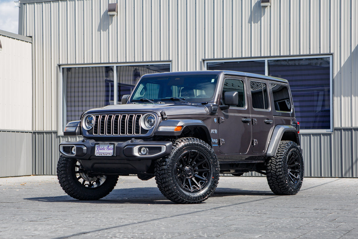 2025 Jeep Wrangler Sahara 4XE with a 2.5" Rough Country lift kit, 20x10 Fuel Grip wheels, and 35" Avix Trailtek R/T tires.