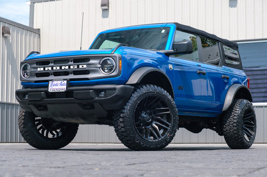 2022 Ford Bronco Big Bend with a 3.5" Rough Country lift kit, 22x12 4PLay 4P83 wheels, and 35" Fury Country Hunter R/T tires.