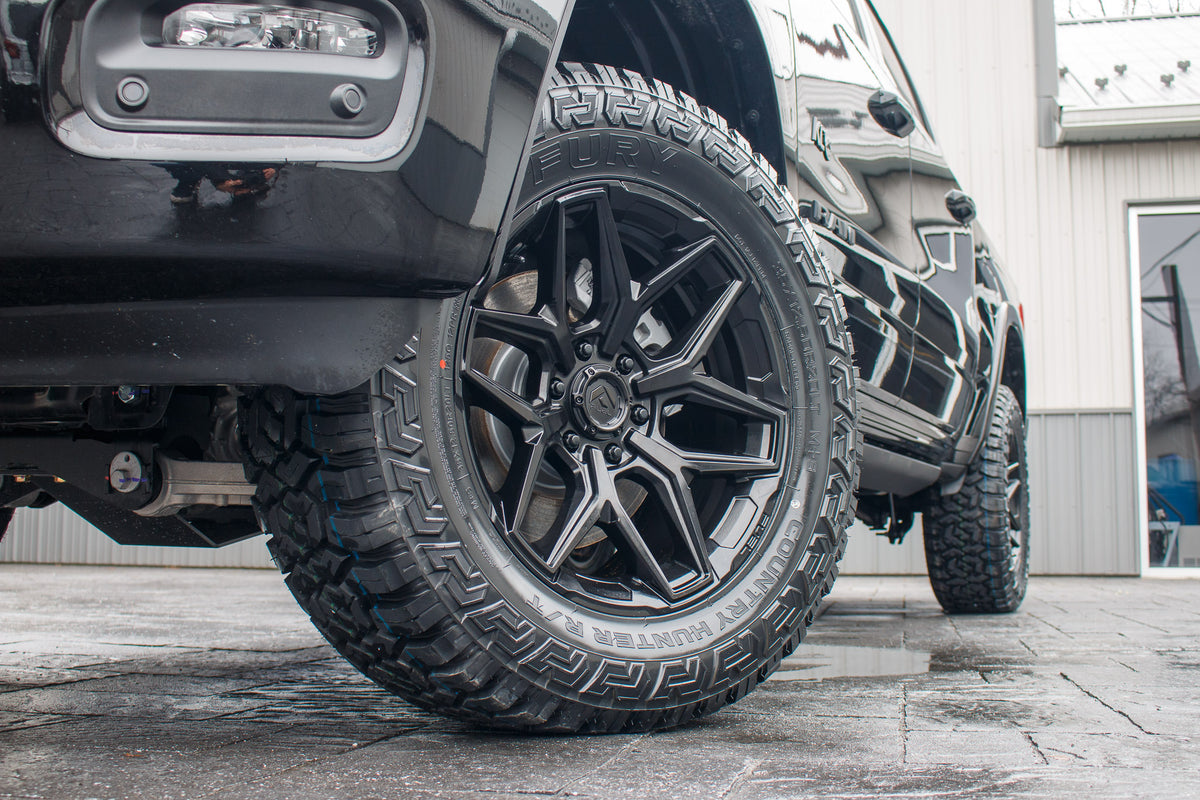 2025 Ram 1500 Limited #SN687073