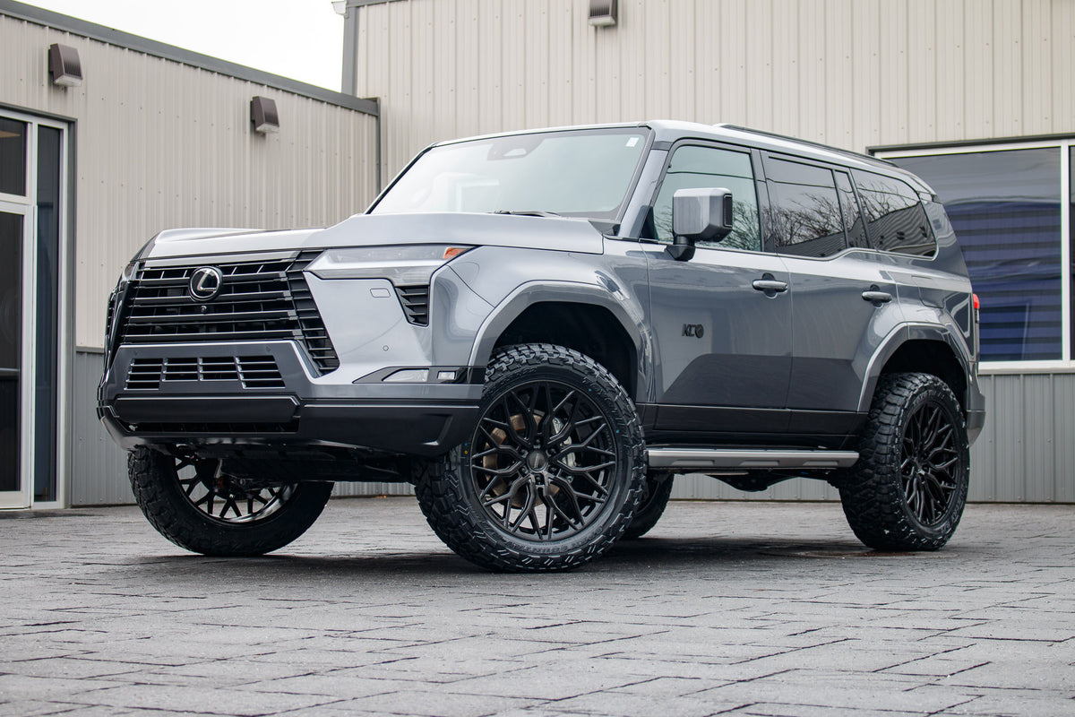 2026 Lexus GX550 Premium+ with a 2.5" ReadyLift lift kit, 22x9.5 Vossen HF63 wheels, and 285/55 Toyo Open Country R/T Trail tires.