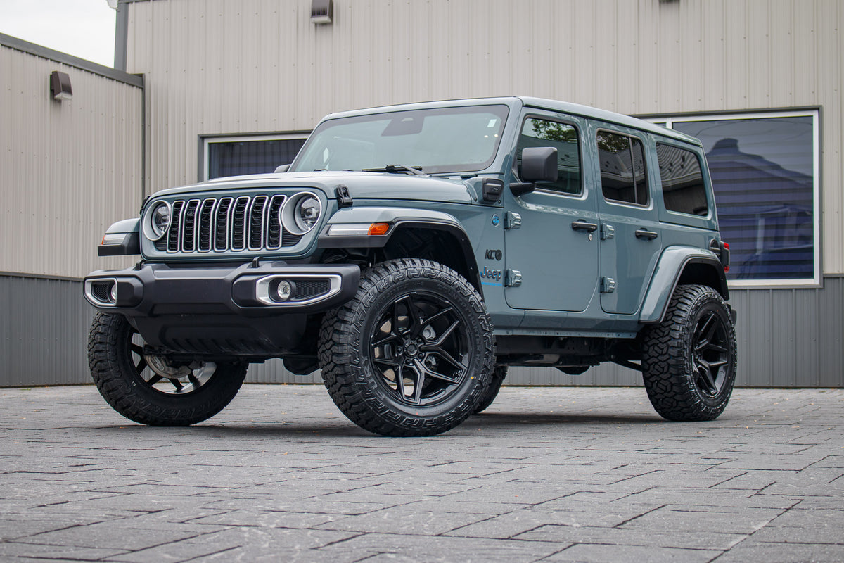 2025 Jeep Wrangler Sahara 4XE with a 2.5" Rough Country lift kit, 20x10 Fuel Flux wheels, and 35" Fury Country Hunter R/T tires.