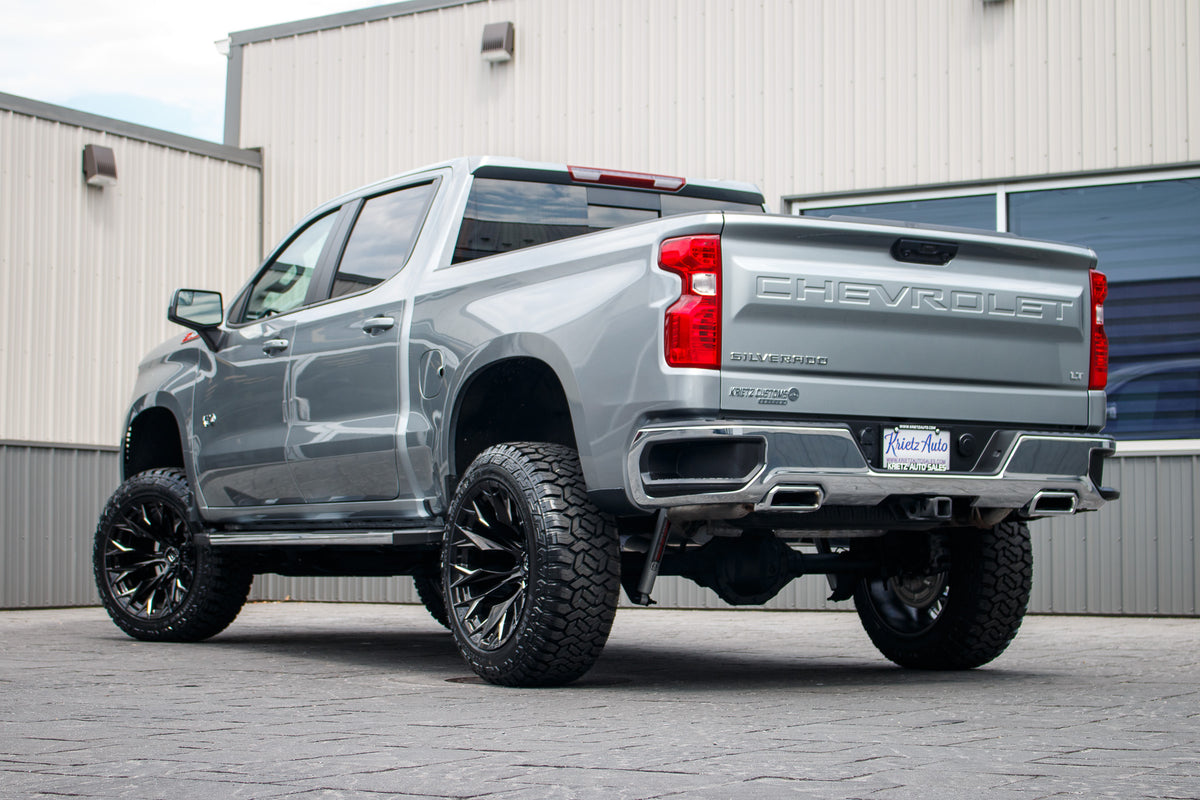 2023 Chevrolet Silverado 1500 LT #P1140740