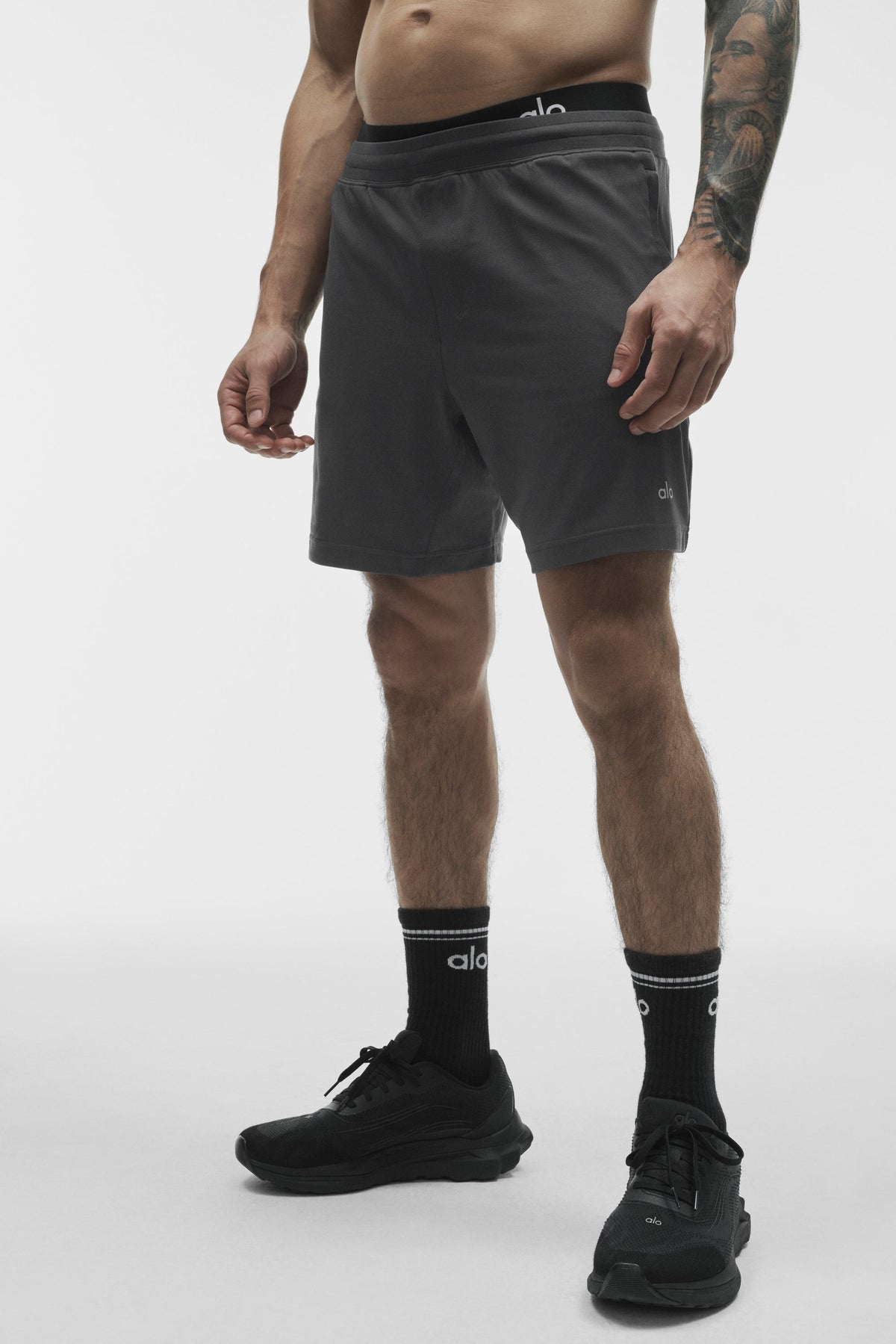 7" Conquer React Performance Short - Anthracite