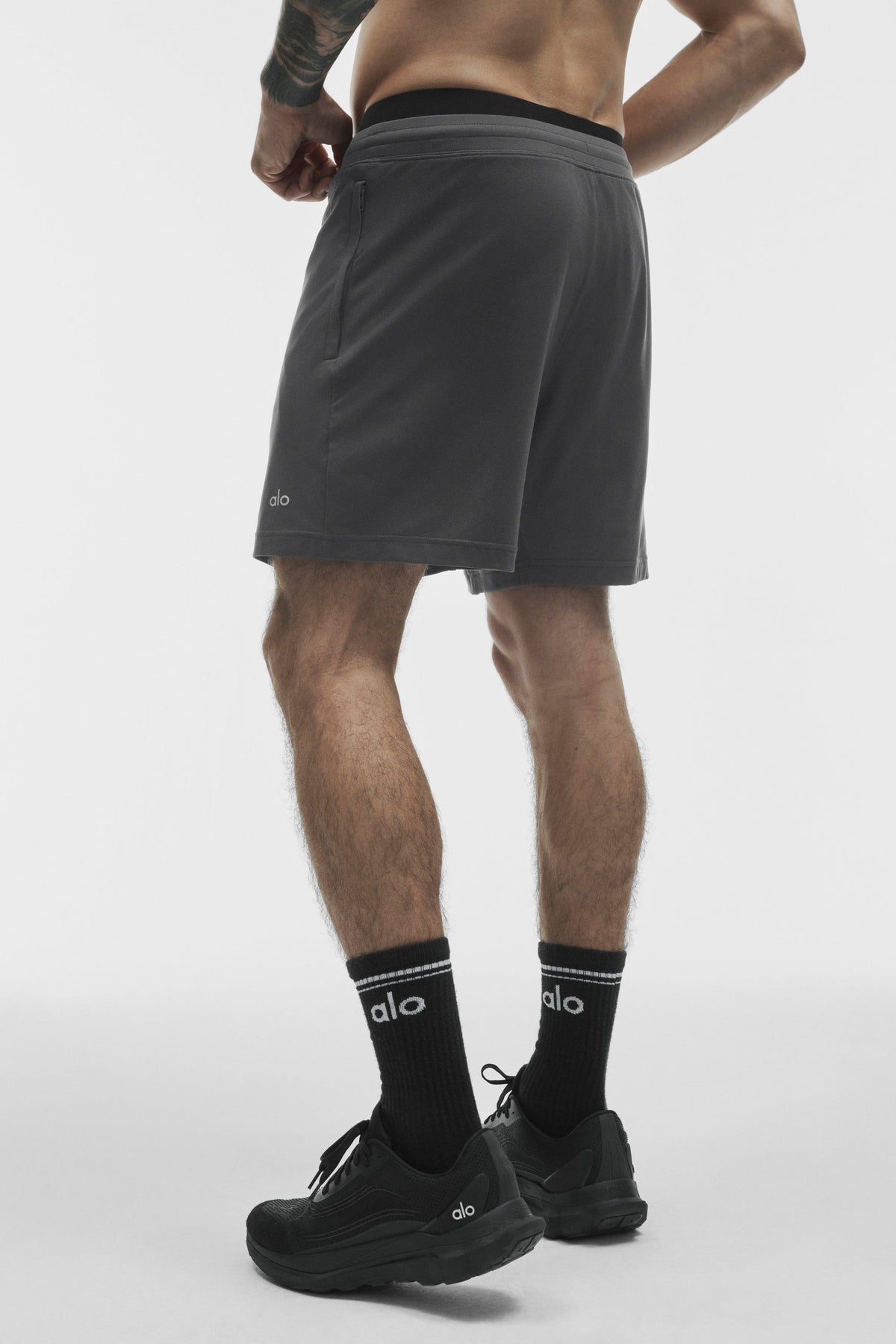 7" Conquer React Performance Short - Anthracite