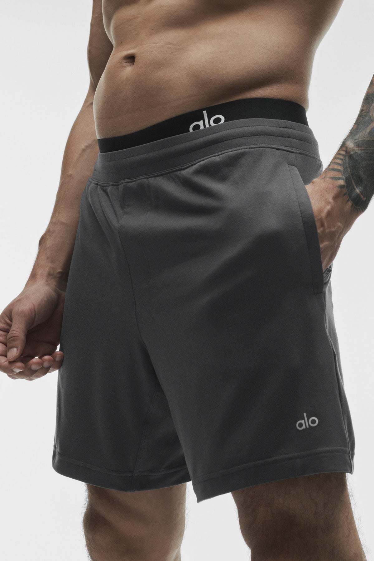 7" Conquer React Performance Short - Anthracite