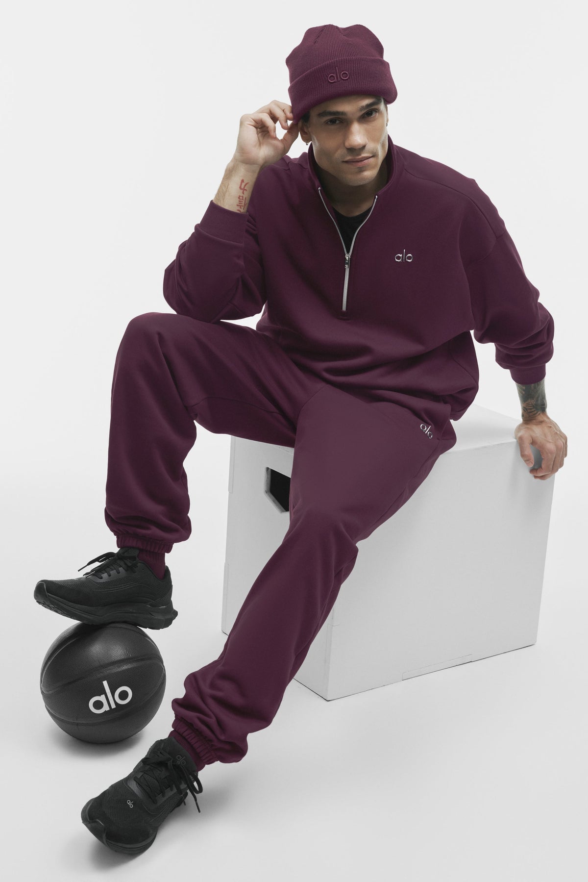 Accolade Sweatpant - Rich Bordeaux