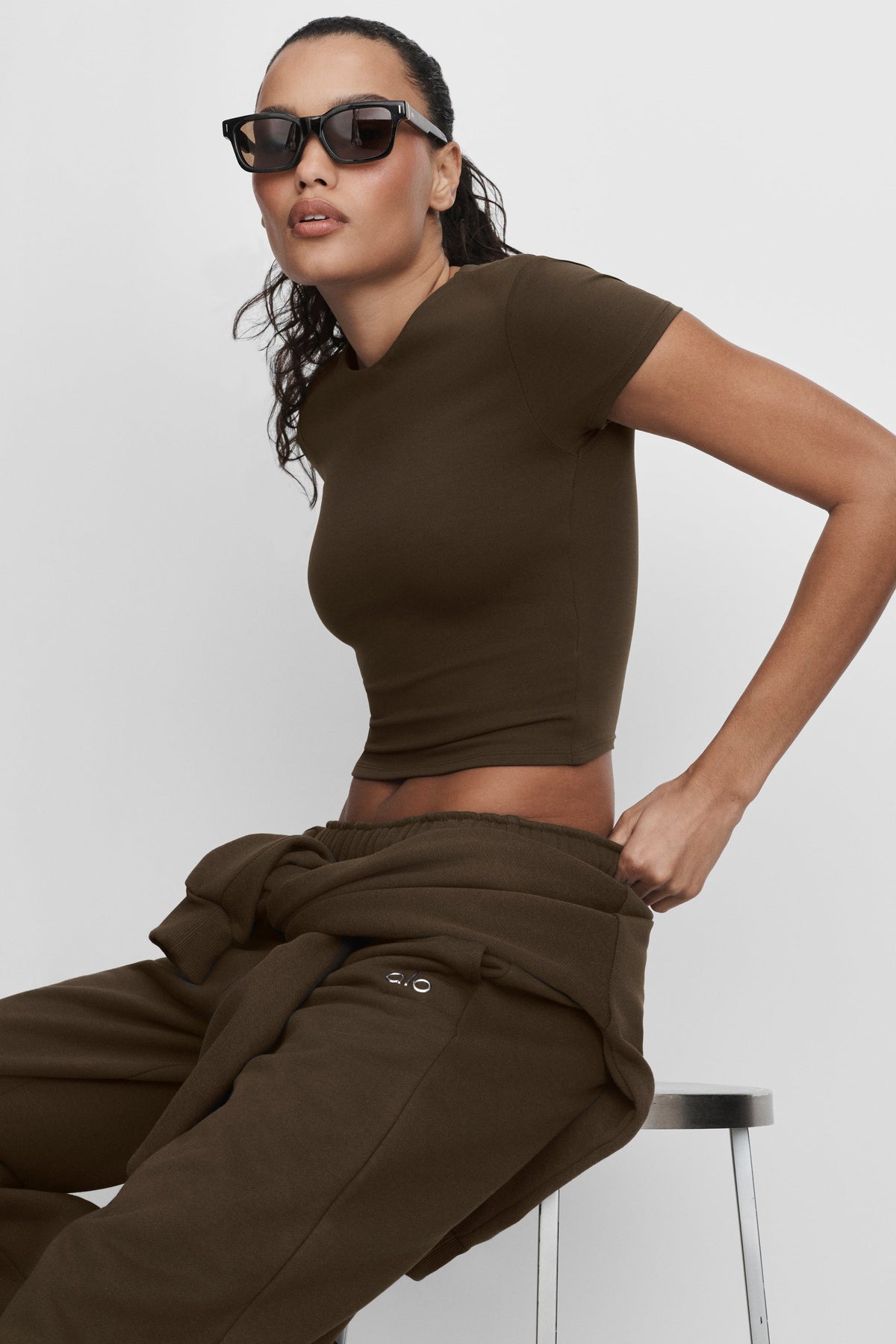 ALO Softsculpt Precision Short Sleeve Top - Espresso