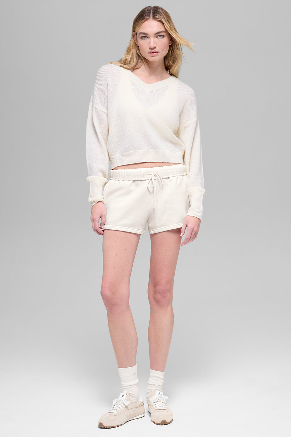 Wool Cashmere Cropped New Class V-Neck Sweater - Ivory