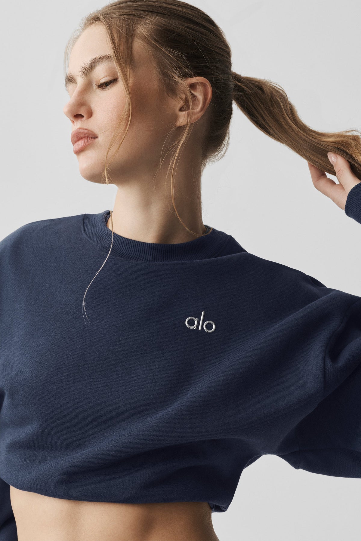 Cropped Accolade Crewneck - Navy