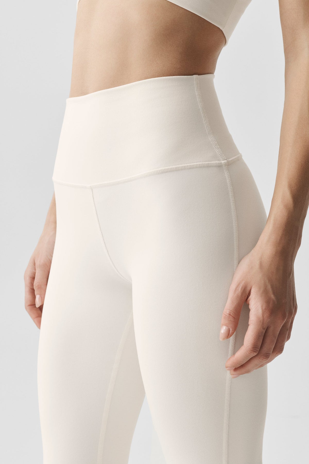 Airbrush High-Waist Bootcut Legging (Short) - Ivory