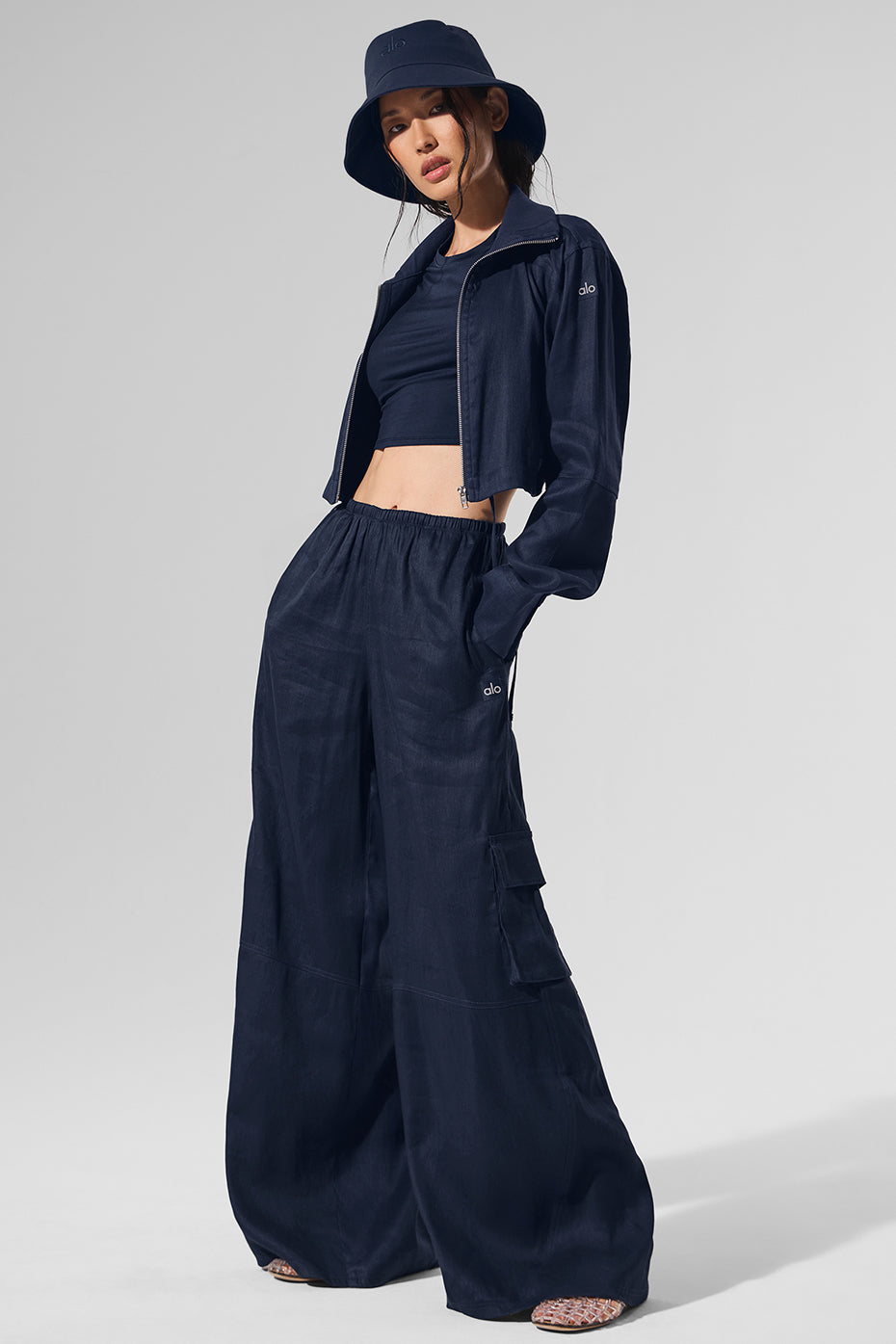 Linen Getaway Cargo Wide Leg Pant - Navy