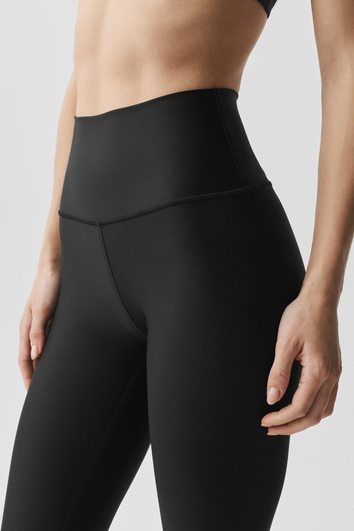 7/8 High-Waist Airlift Legging - Black