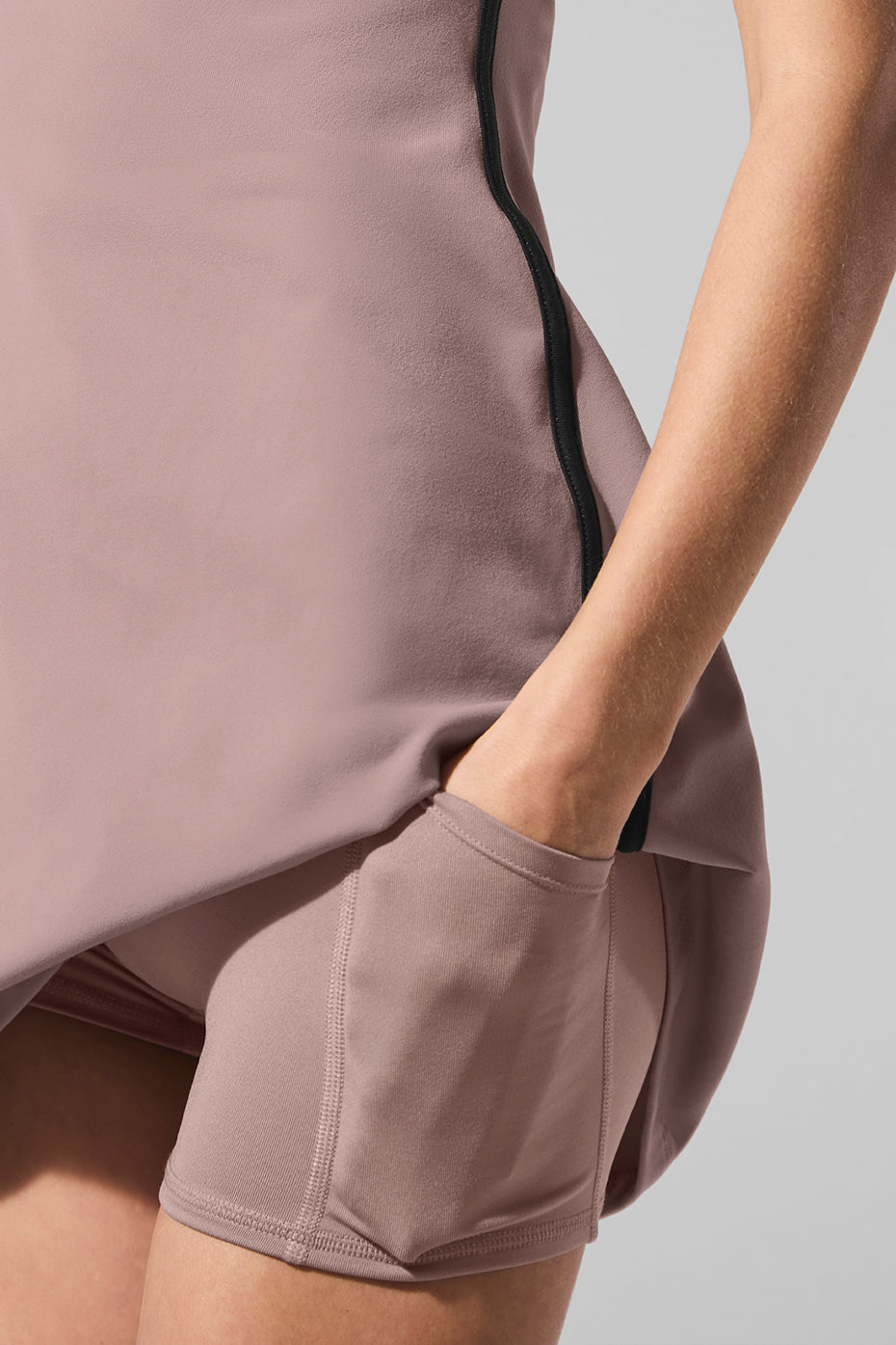 Airbrush Streamlined Dress - Taupe/Black